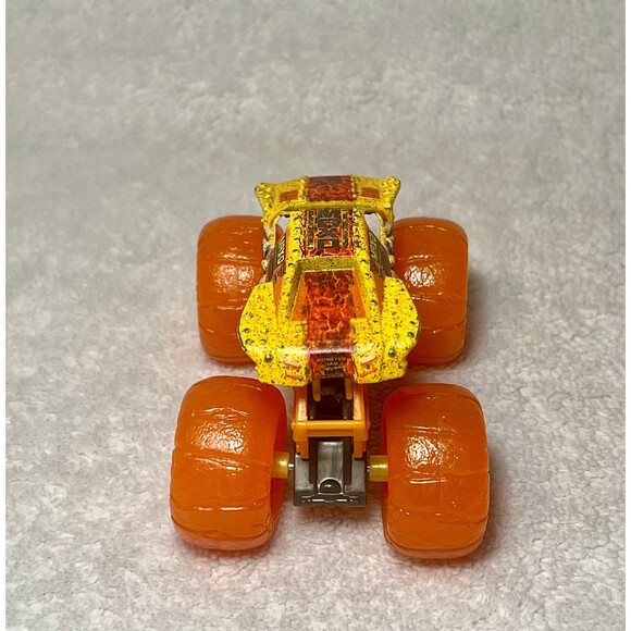 Hot Wheels Monster Jam Maximum Destruction Max D Truck 1:64 EARTH Vs Surf EUC - Picture 4 of 5